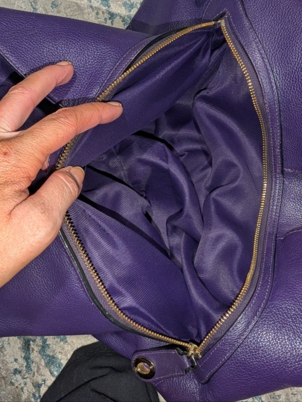 Edie 33727 Horse Carriage Logo Embossed Shoulder Tote Bag Purse Purple Violet - Picture 10 of 14